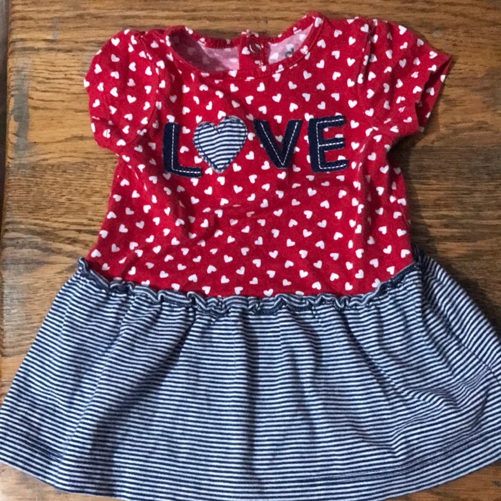 Carter’s girls 0-3 months love red heart dress